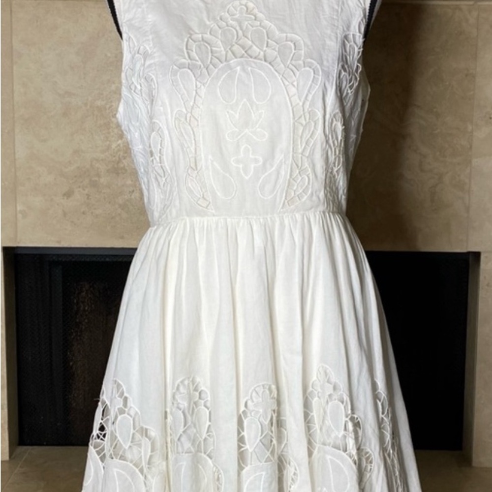 Alice + Olivia White Embroidered Cotton Dress size 8 - Picture 4 of 9